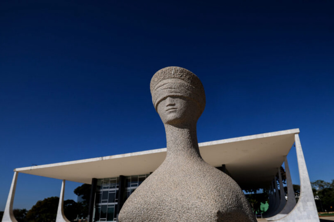 Parte do STF vê guinada extremista de Flávio sobre urna, já Kassio minimiza comparação com Bolsonaro