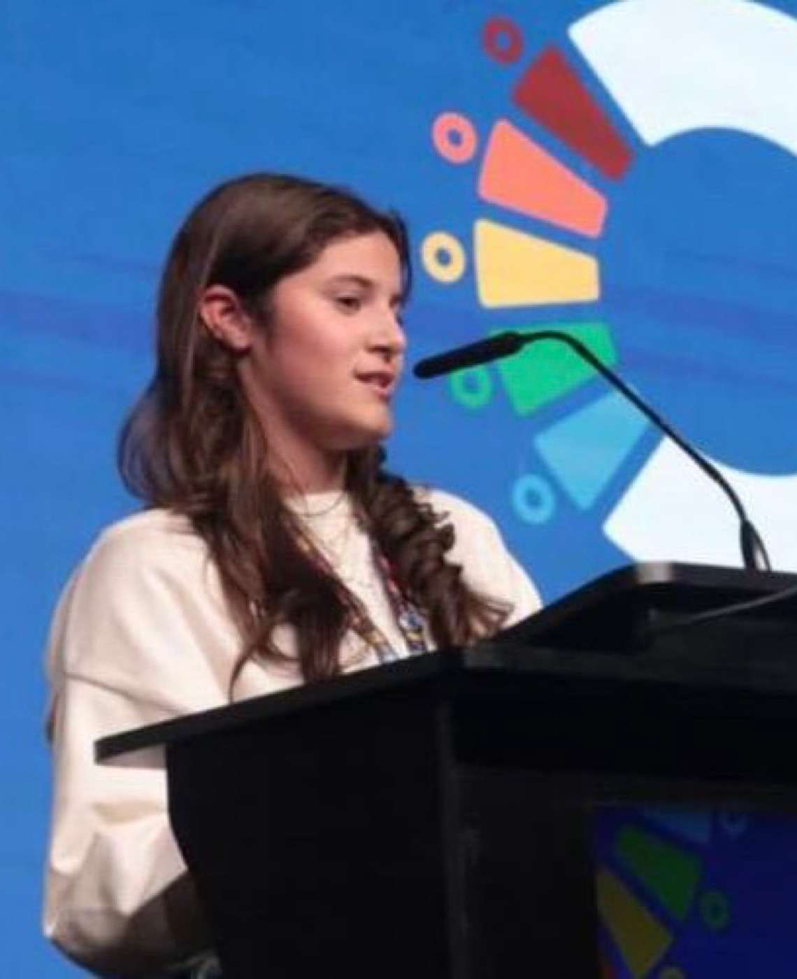 Brasileira de 13 anos quer mais empatia de líderes ao defender ação climática
