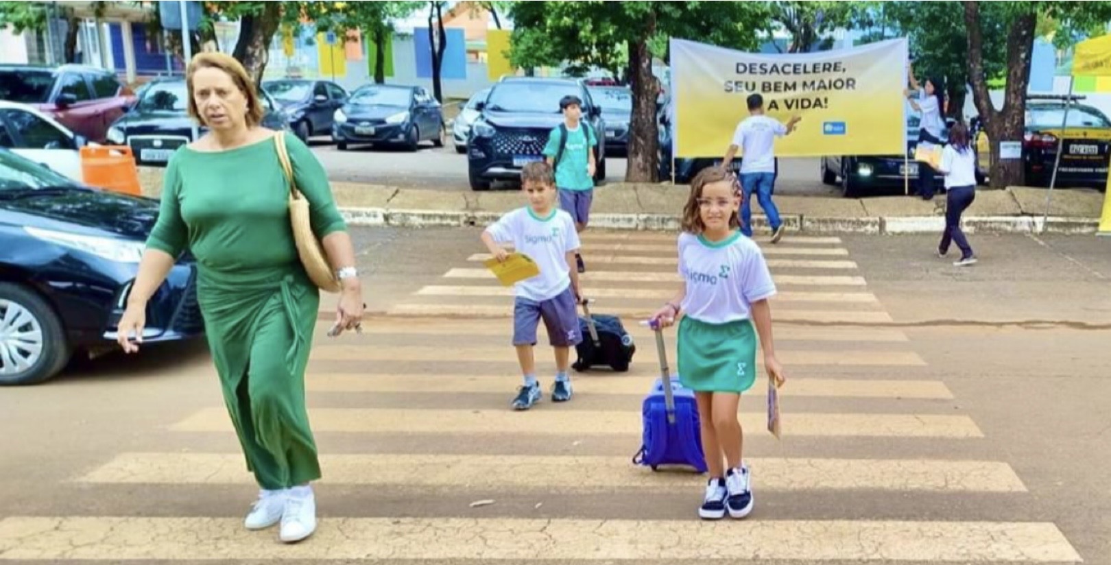 Retorno das aulas no Distrito Federal impacta trânsito próximo a escolas