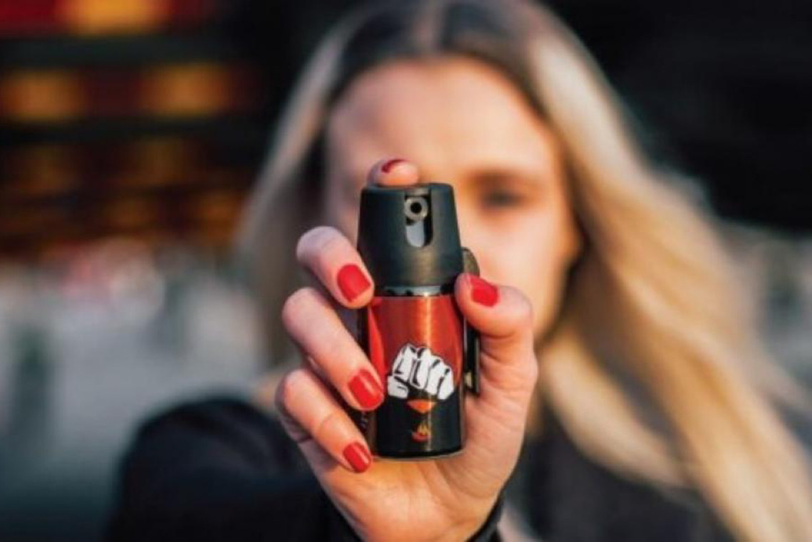 Mulheres maiores de 18 poderão comprar e usar spray de pimenta para defesa pessoal