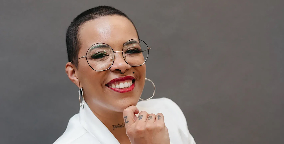 ‘A gente não tem nome’: Verônica Oliveira, do Faxina Boa, critica desumanização de faxineiras