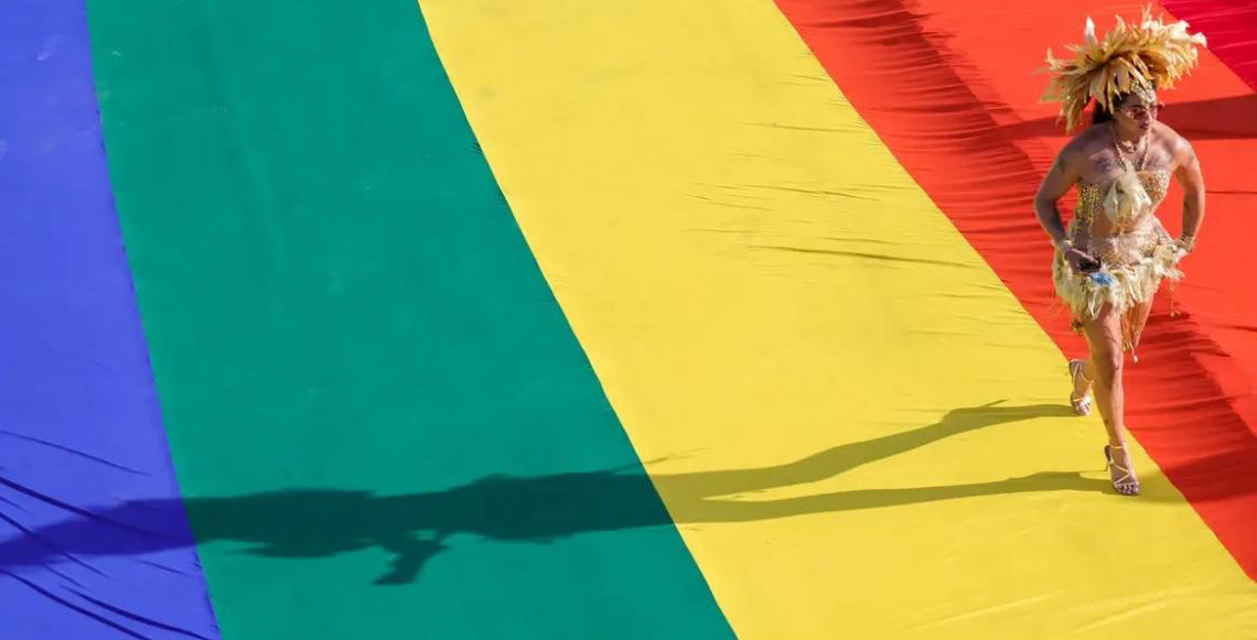 Parada Brasília Orgulho traz campanha do voto contra o preconceito