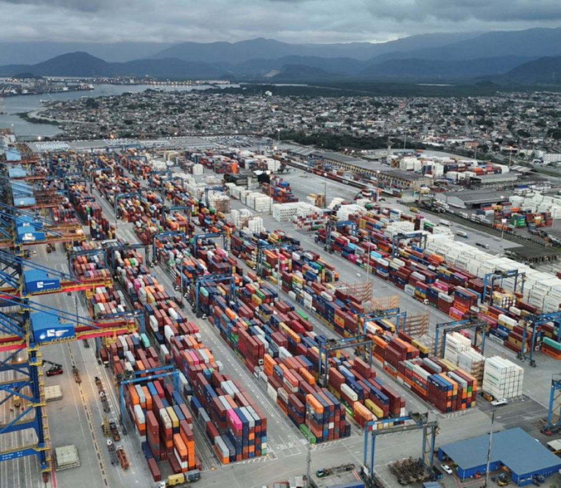 Exportações batem recorde e déficit das contas externas cai em junho 