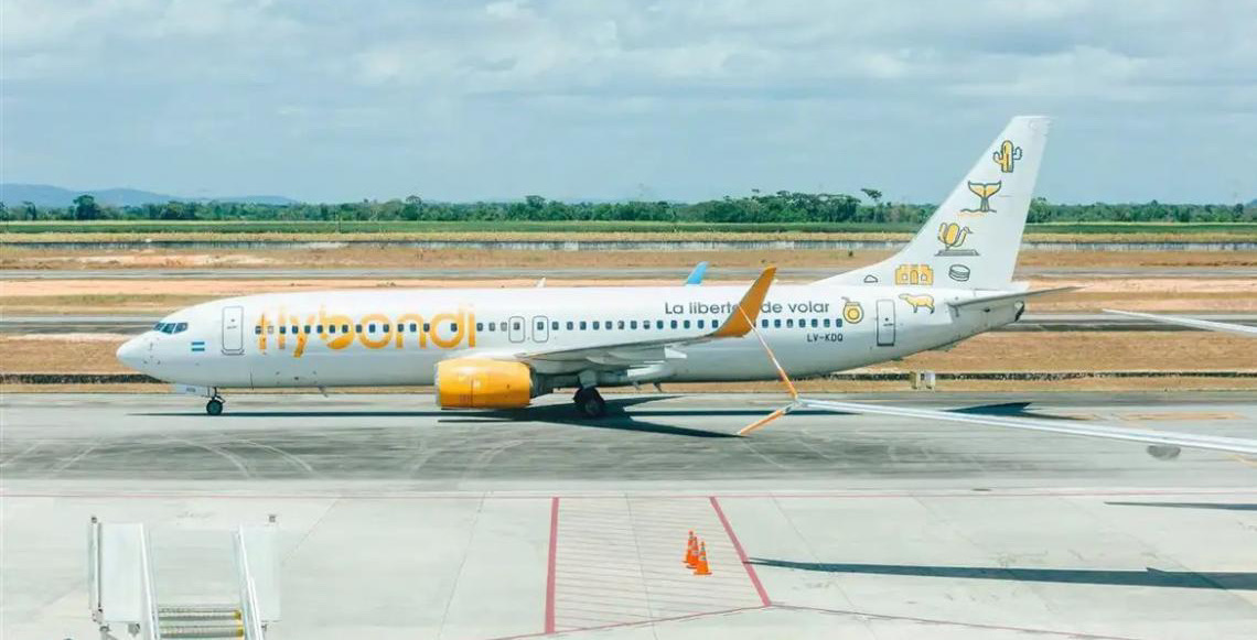 Anac limita a venda de passagens aéreas da Flybondi no Brasil