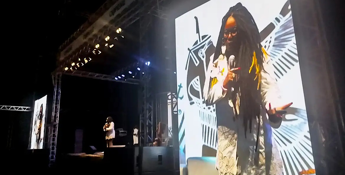 “Racismo foi reduzido a chamar alguém de macaco”, critica escritora baiana Carla Akotirene