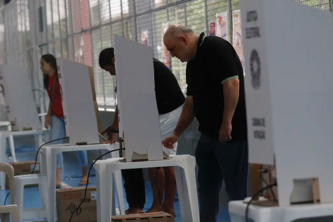 Faltando pouco para as Eleições 2026: Saiba como a urna eletrônica garante a soberania do voto 