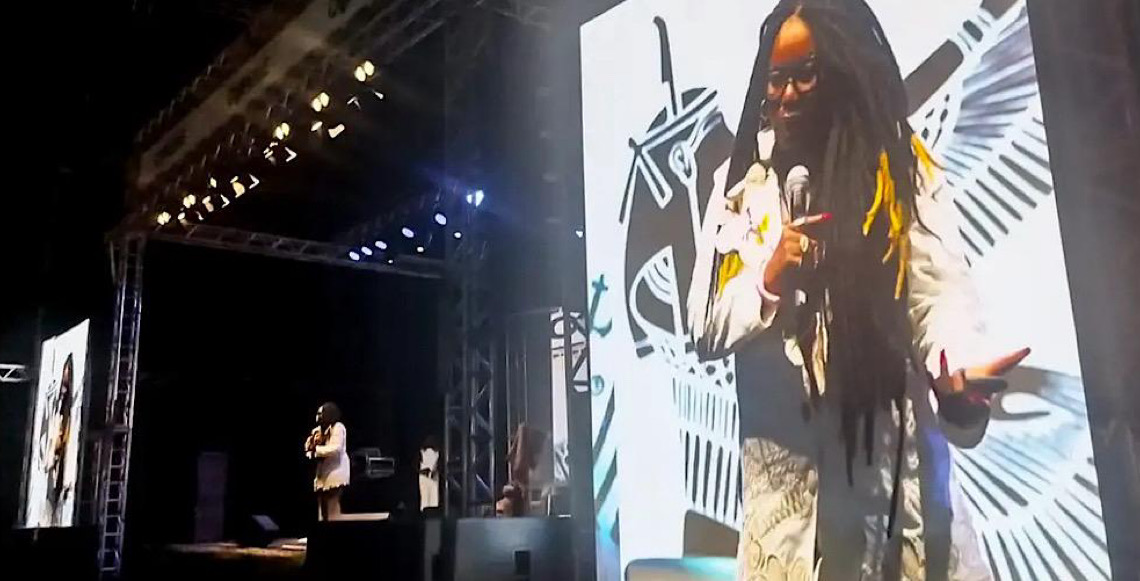 “Racismo foi reduzido a chamar alguém de macaco”, critica escritora baiana Carla Akotirene