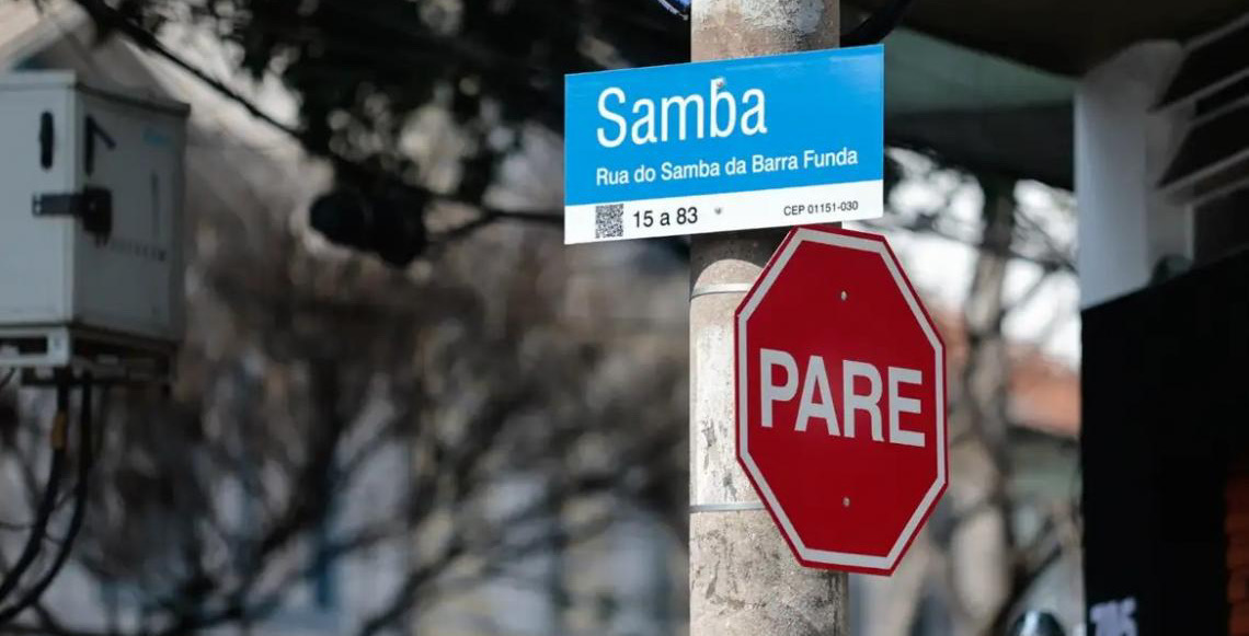 Em São Paulo, rua é renomeada em homenagem à história do samba