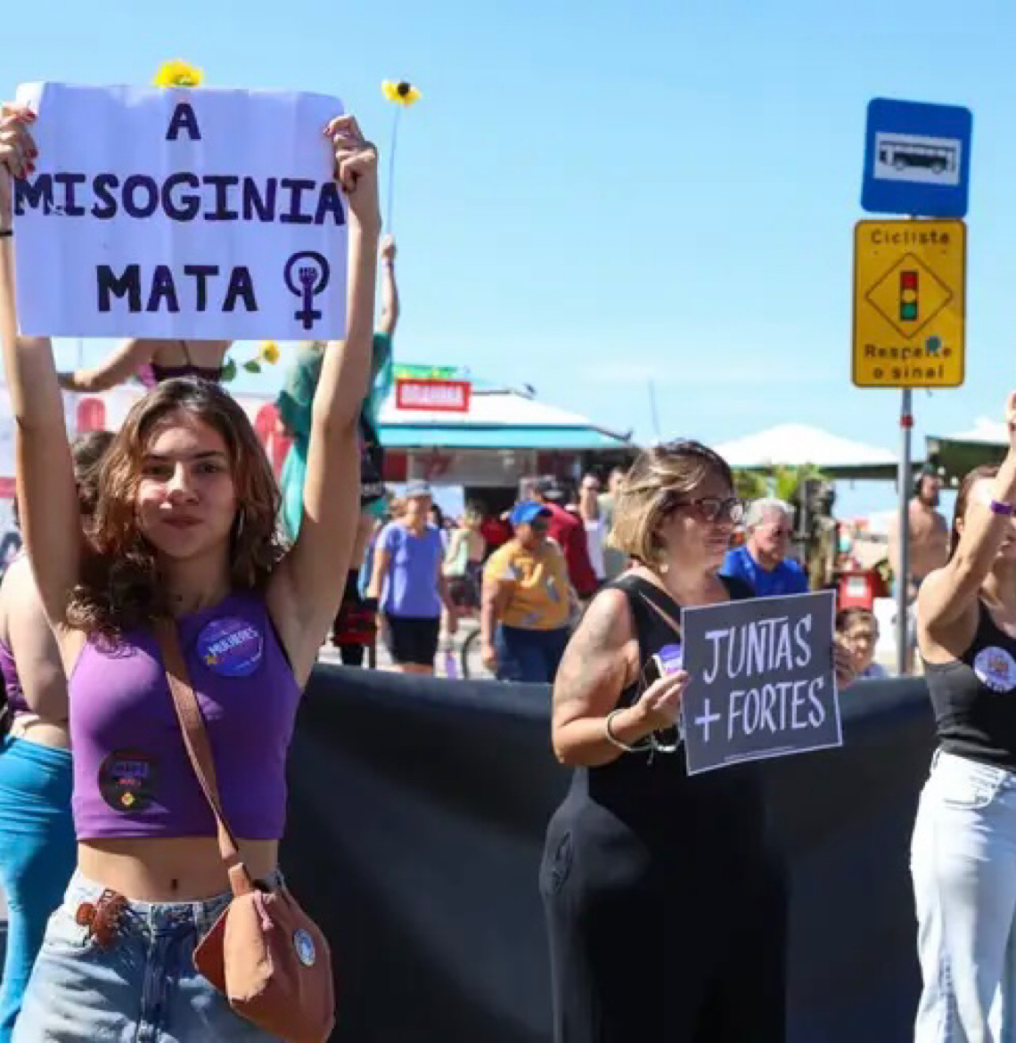 Mulheres vão às ruas do Brasil pela votação do PL da Misoginia 