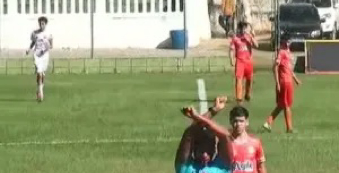Árbitro deixa partida do Paulista sub-15 após ser alvo de racismo, no Estádio Domênico Paolo Metidieri, em Votorantim
