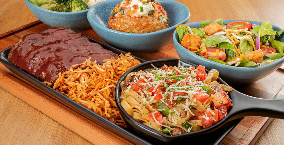 Outback lança tábuas que combinam a costela com massas e vegetais