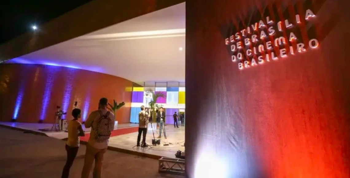 Festival de cinema de Brasília vive impasse; classe artística repudia