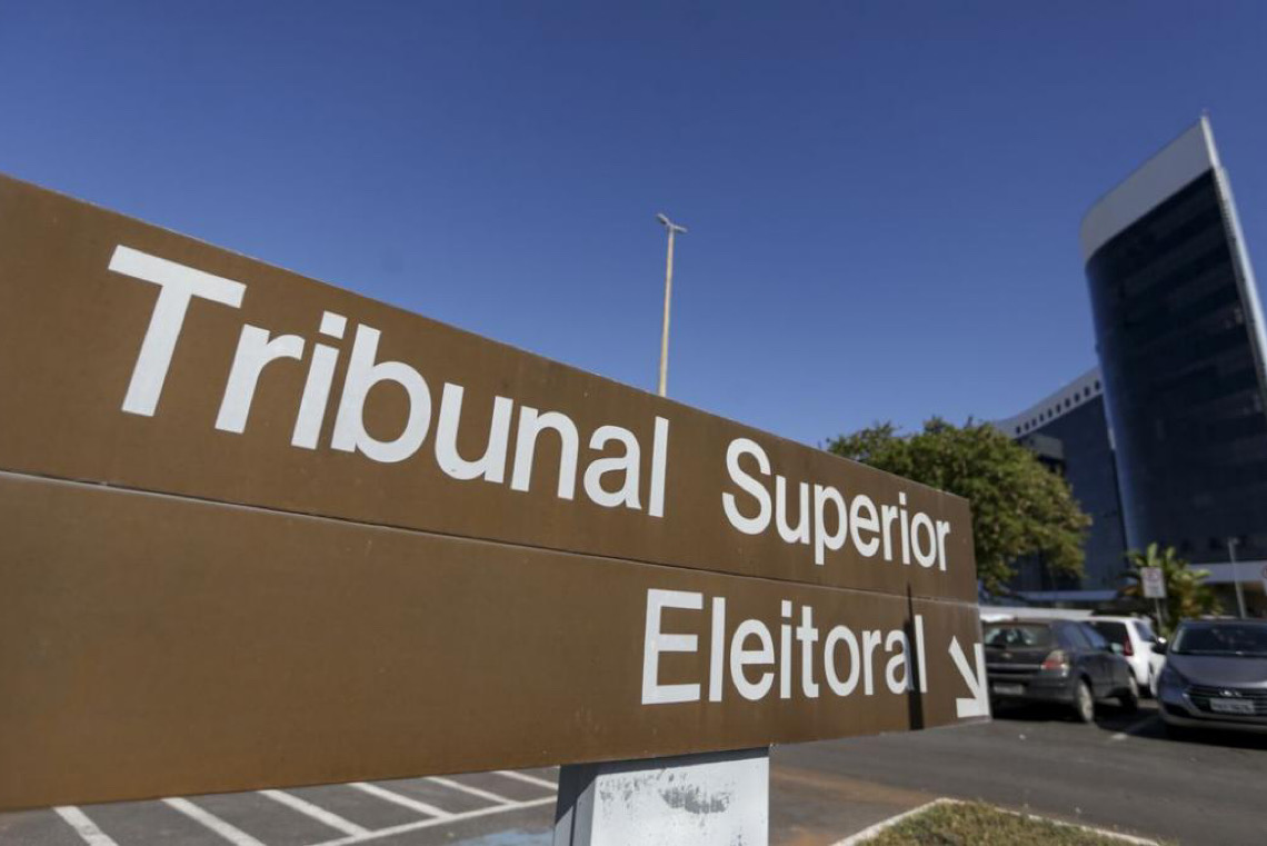 Prazo para solicitação de voto em trânsito vai até dia 20 deste mês e deve ser feito na página do TSE