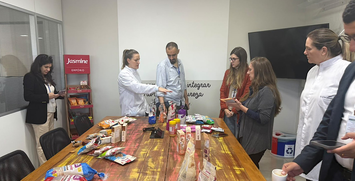 Importadores de alimentos e bebidas árabes conhecem indústrias no Paraná