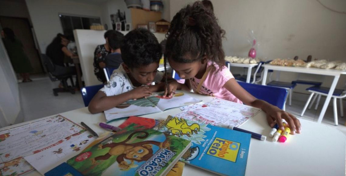 Biblioteca comunitária no DF recebe 600 livros do Programa Nacional do Livro e do Material Didático