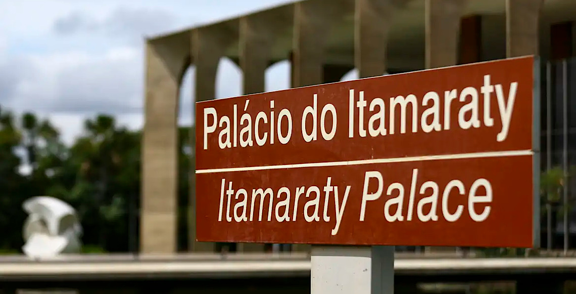 Trabalhadores do Itamaraty protestam pelo mundo por melhores condições