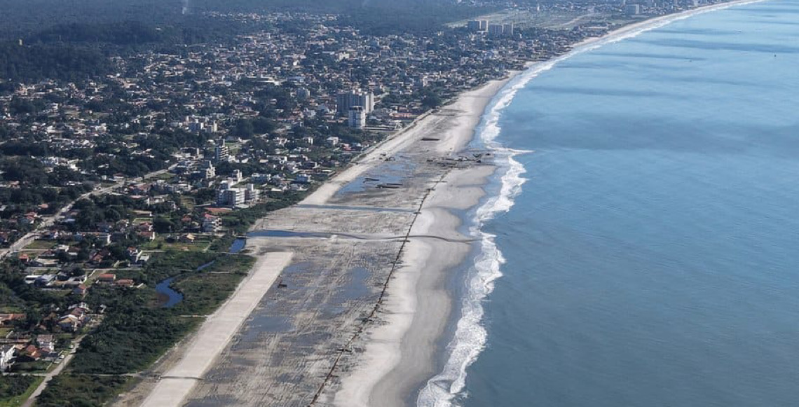 Cidade de Santa Catarina amplia 8,8 km de praias e conclui maior obra de alargamento de orla no Brasil