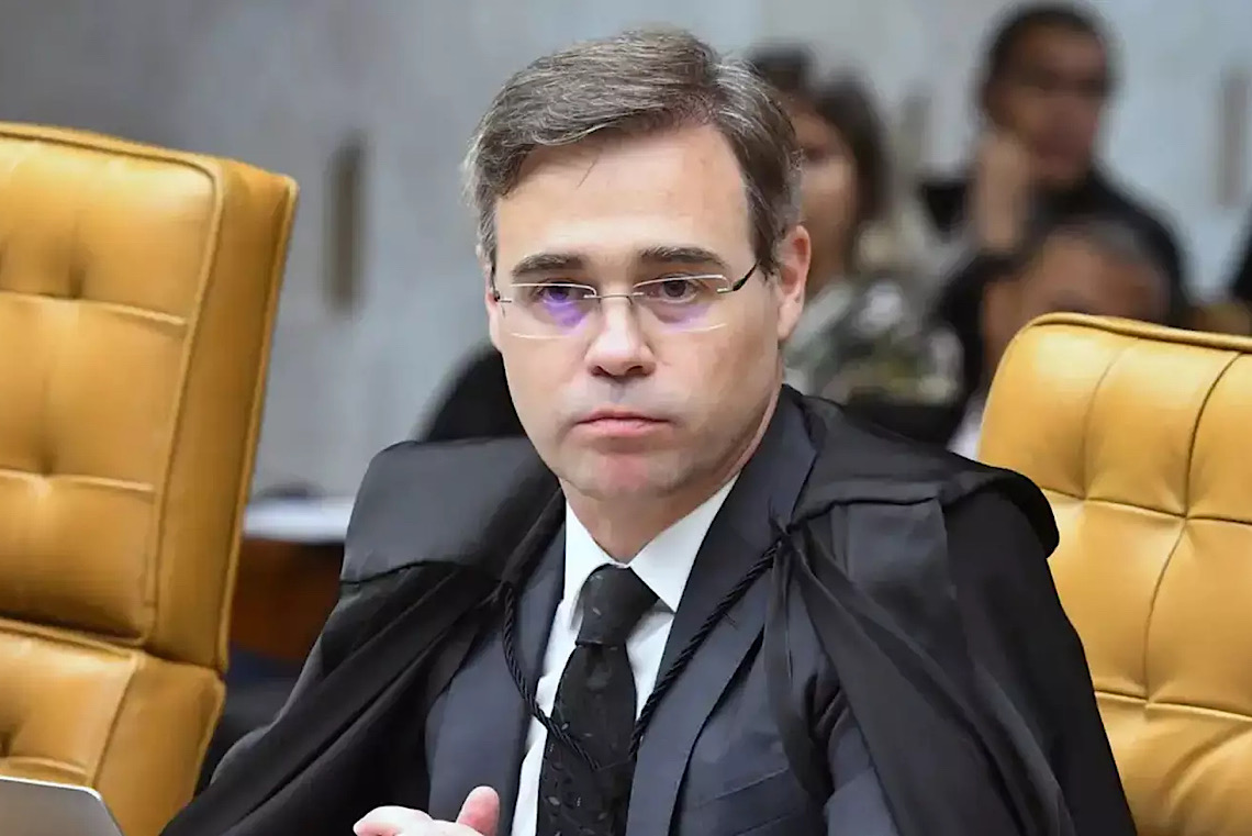 André Mendonça age como Sérgio Moro e desgasta a imagem do STF, diz advogado e cientista político