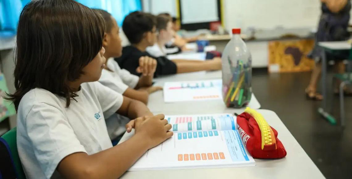 Professores da educação básica da rede pública têm 8 mil vagas gratuitas para pós-graduação