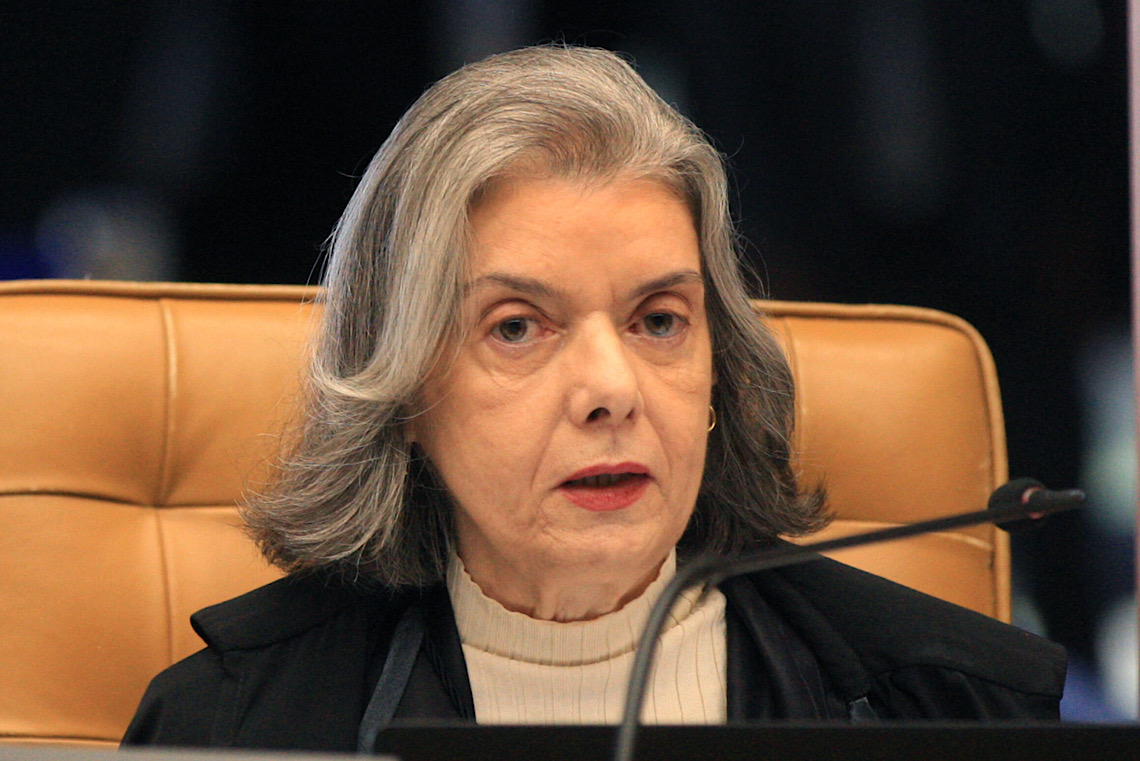 Cármen Lúcia vê erros tanto de Moraes quanto de Mendonça e vira peça-chave na disputa por hegemonia no STF