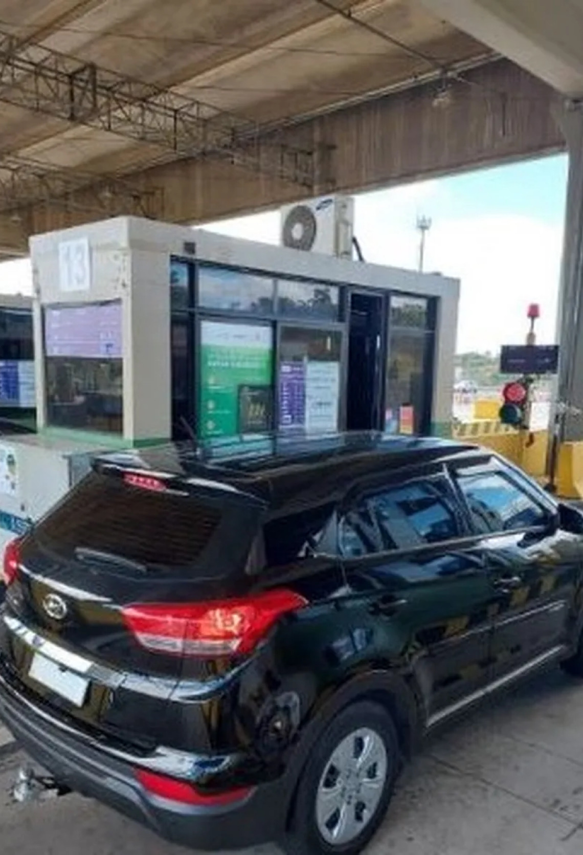 Cabines que aceitam dinheiro praticamente somem das praças de pedágio