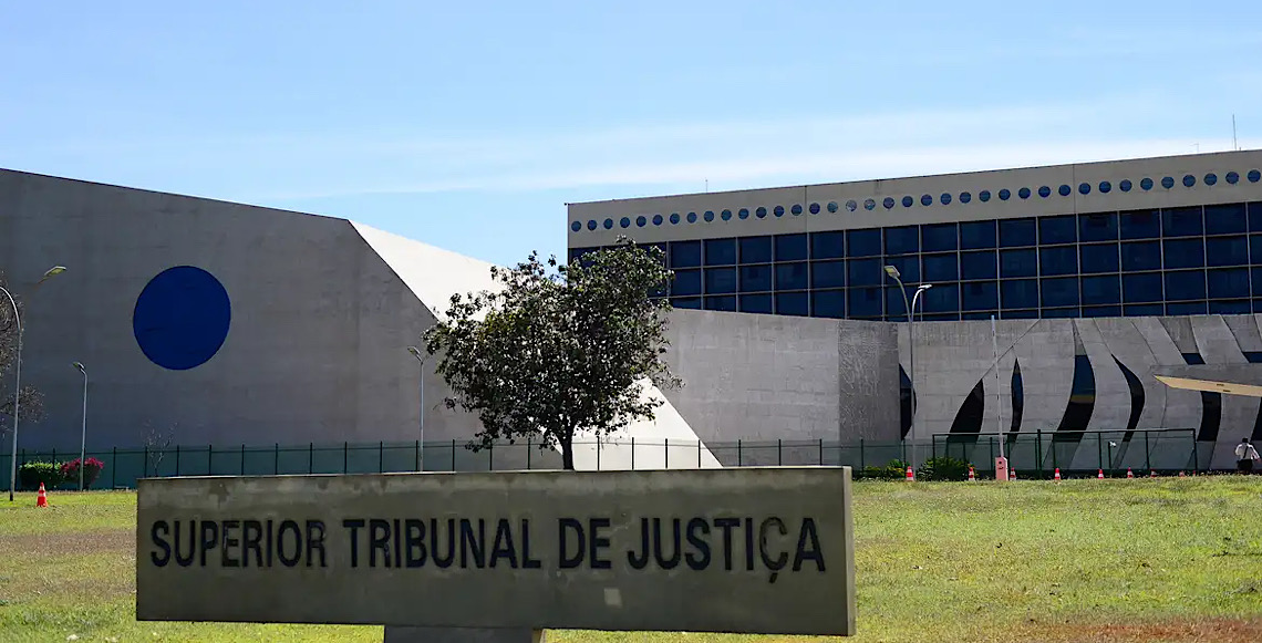 STJ limita atrasados do INSS na Justiça e libera concessão de benefício por robôs