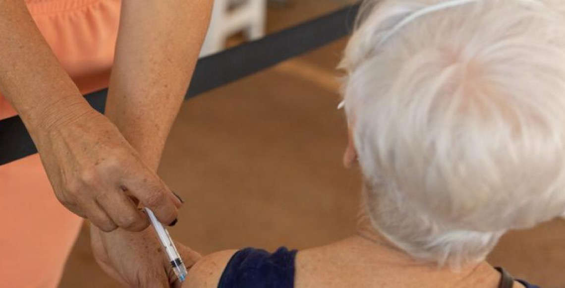 Vacina pneumo20 vai ser ofertada para quem tem mais de 85 anos