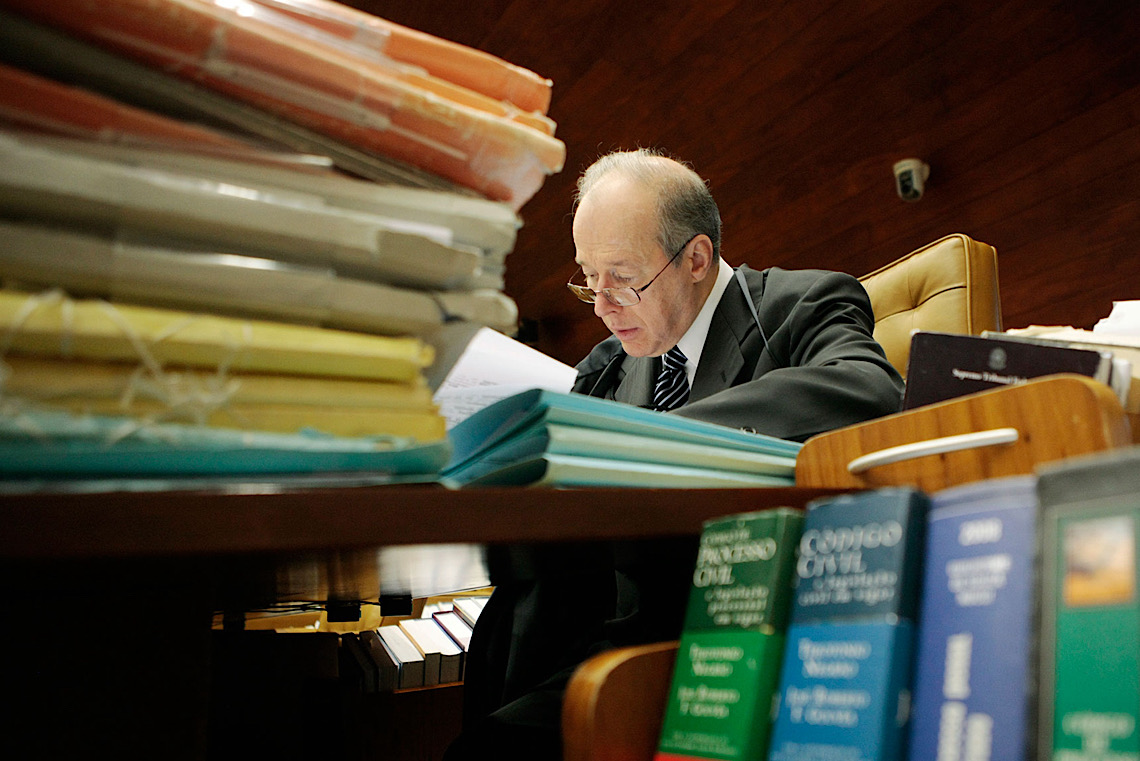 Supremo é maior do que todos os seus ministros, diz o ministro aposentado Celso de Mello