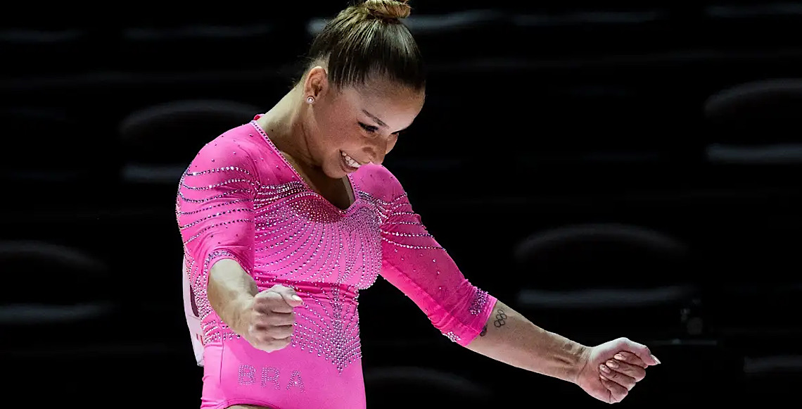 Flávia Saraiva é ouro nas assimétricas da Copa do Mundo de ginástica 