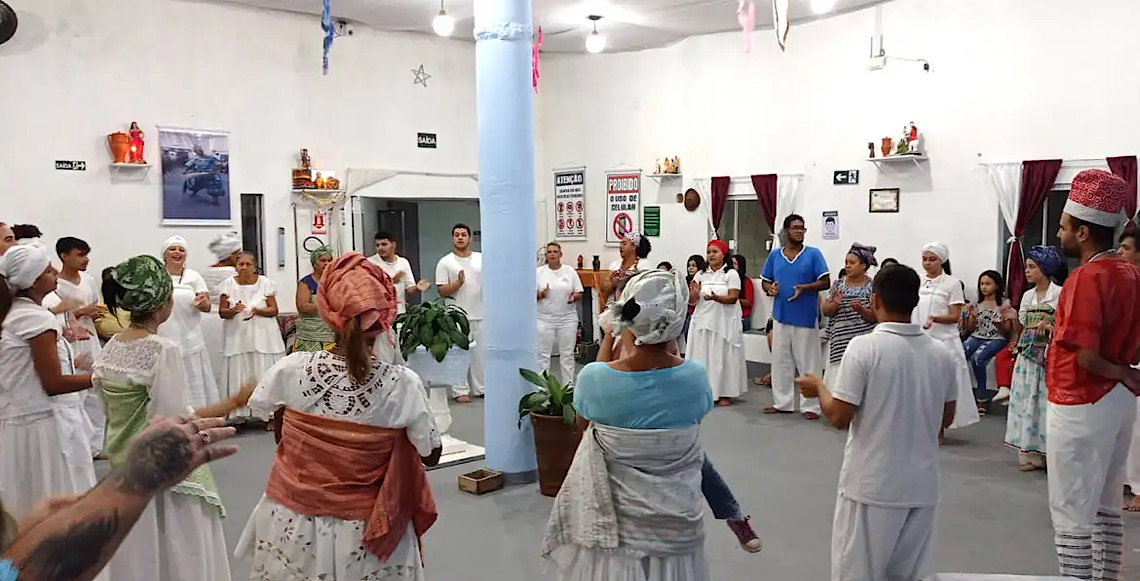 Eleitores de religiões afro se sentem invisíveis em campanha eleitoral, de acordo com IBGE