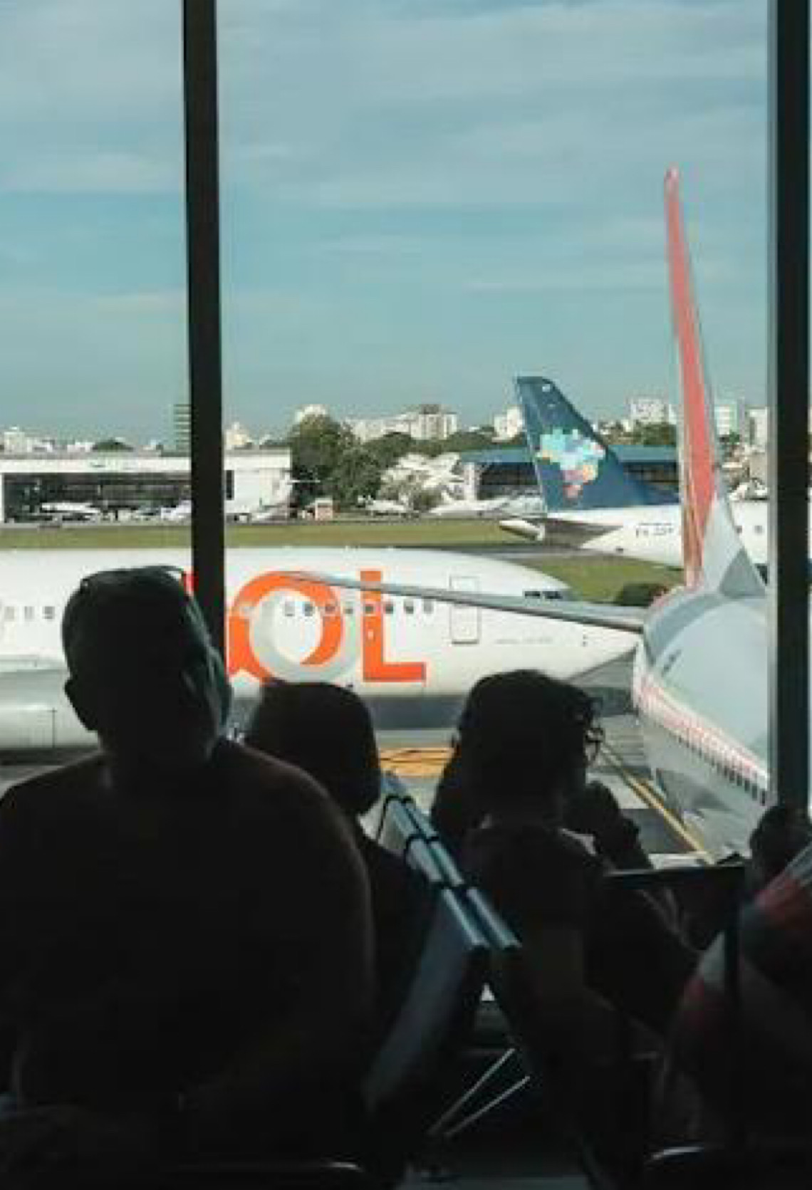 Primeira semana com regras sobre indisciplina em voos tem três passageiros retirados de aviões pela PF