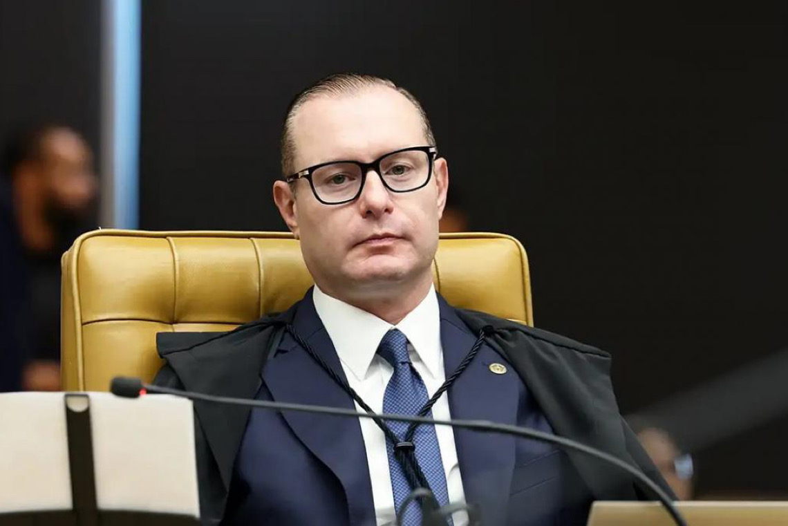Ministro do STF, Cristiano Zanin pede manifestação da Anatel sobre acesso à internet nas eleições