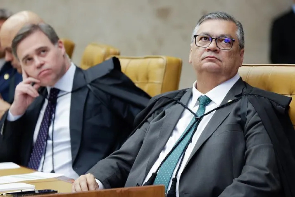 Dino anula decisão do TSE e libera publicação sobre Nossa Senhora que causou dano a Flávio Bolsonaro