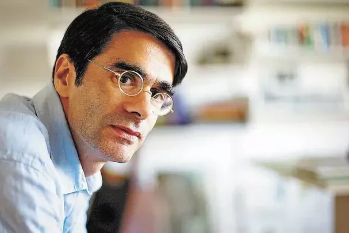 Fundador da revista piauí questiona apoio empresarial a Flávio Bolsonaro e aponta riscos à democracia