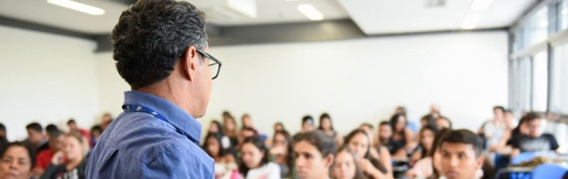 Rede de universidades federais acolhe professores e educadores vítimas de perseguição