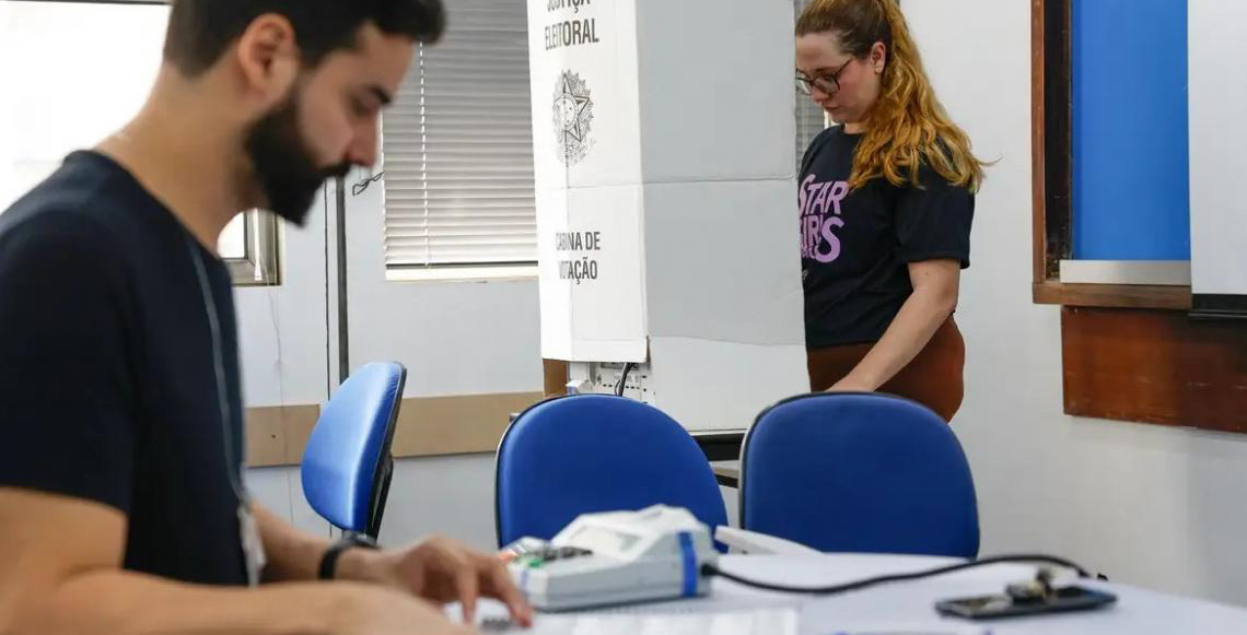 Eleitor que faltou ao primeiro turno das eleições pode votar no segundo