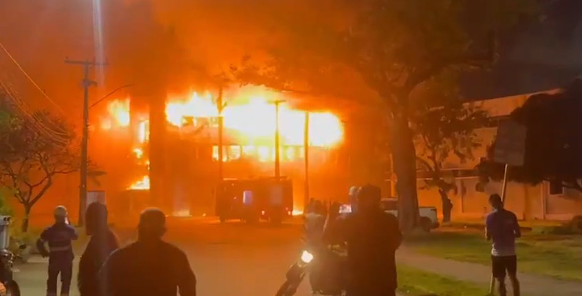 'Perda de duas décadas de trabalho', diz pesquisador que teve amostras de sangue incendiadas na UFPE