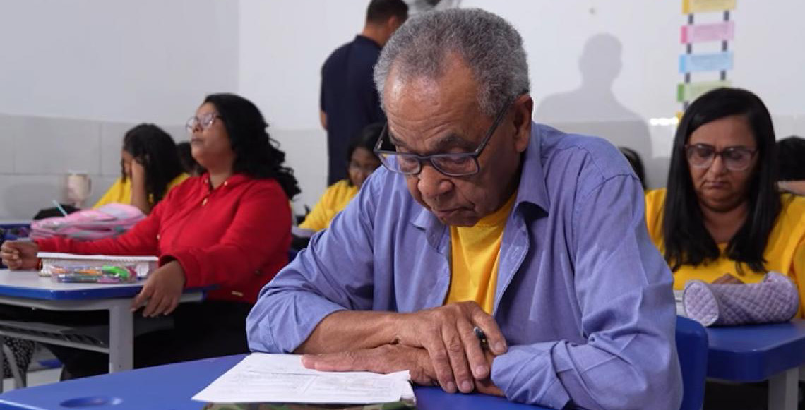 Com o EJA, realizar o sonho de aprender a ler e escrever não tem idade