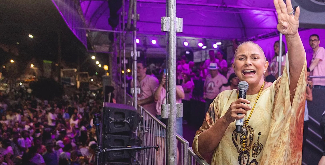 'Que Nossa Senhora nunca seja afastada de nós, nem por decreto', diz Fafá de Belém no Círio de Nazaré