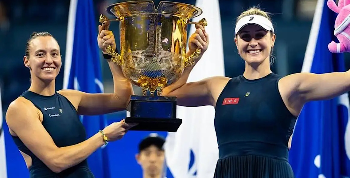 Dupla de Stefani fatura WTA 1000 de Pequim, o 5º título na temporada 