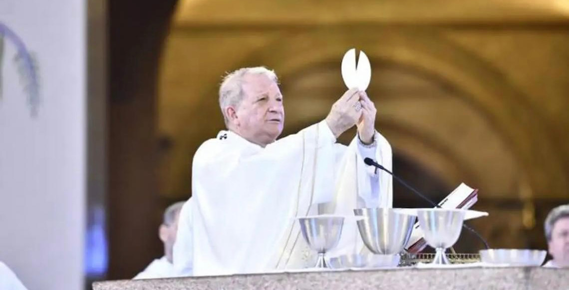 Arcebispo pede desarmamento e atenção à fome e à pobreza