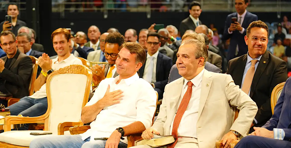 TSE manda Flávio Bolsonaro apagar vídeo falso sobre ato pró-Lula