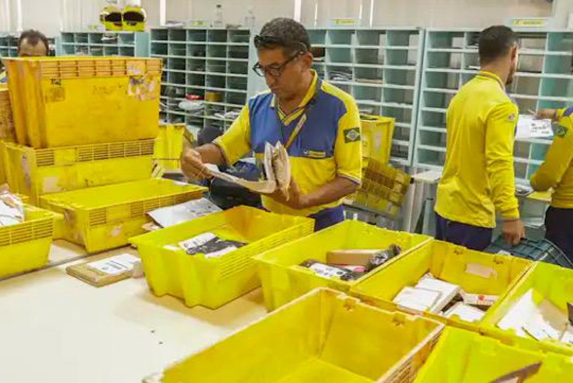 Plataforma AliExpress e Correios firmam acordo para acelerar entregas no Brasil 