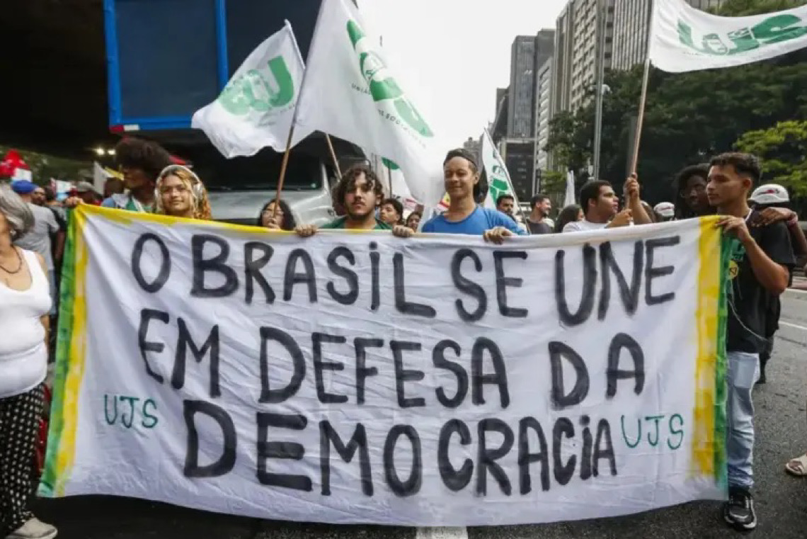 Em editorial, veículos independentes de imprensa defendem democracia 
