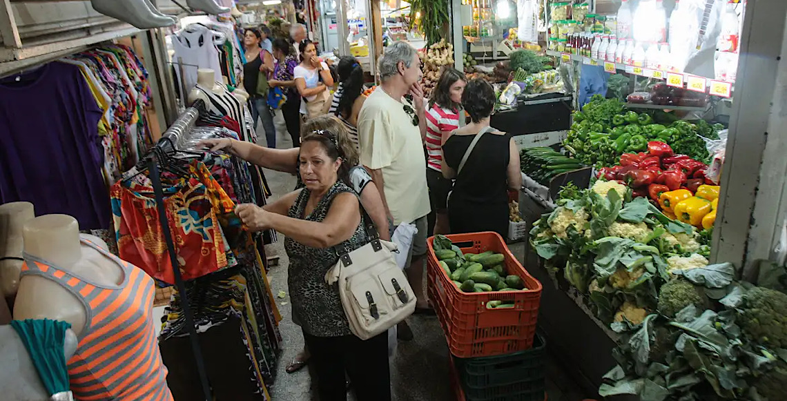 Cortes em auxílios sociais podem gerar retração em cidades do interior do Brasil