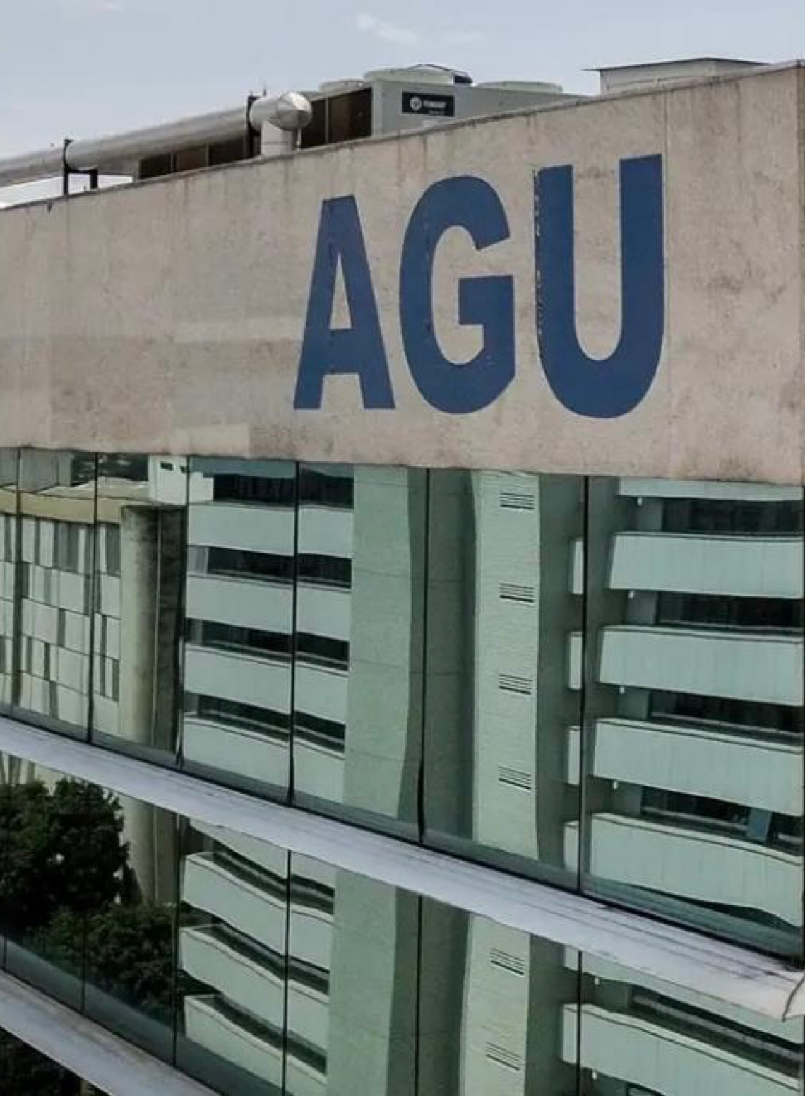 AGU busca recuperar R$ 190 milhões de integrantes do PCC e do Comando Vermelho