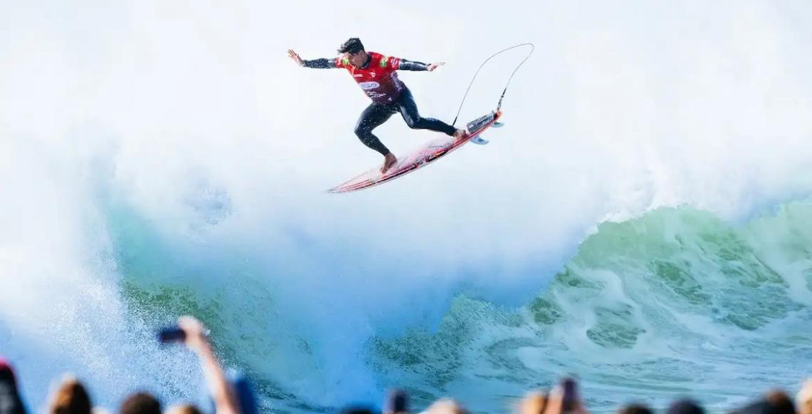 Surfe: Brasileiro Gabriel Medina é vice-campeão em Peniche e sobe para 4º no ranking
