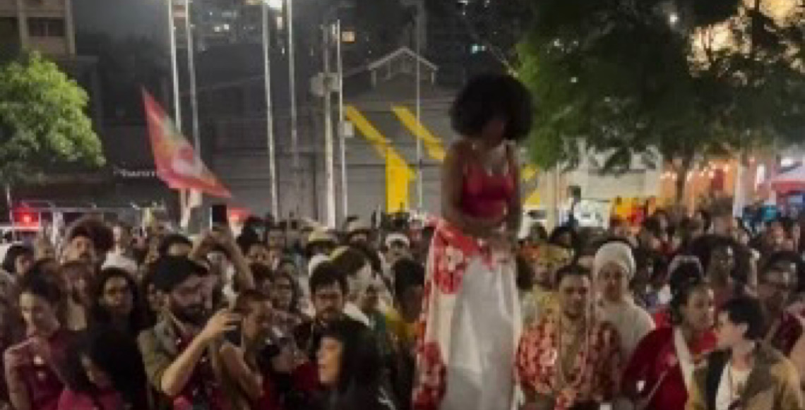 Bolsonaristas atacam religiões afro-brasileiras para evocar guerra espiritual contra Flávio