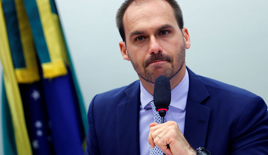 Eduardo Bolsonaro inicia movimento de contestação do resultado das eleições após prorrogação da votação