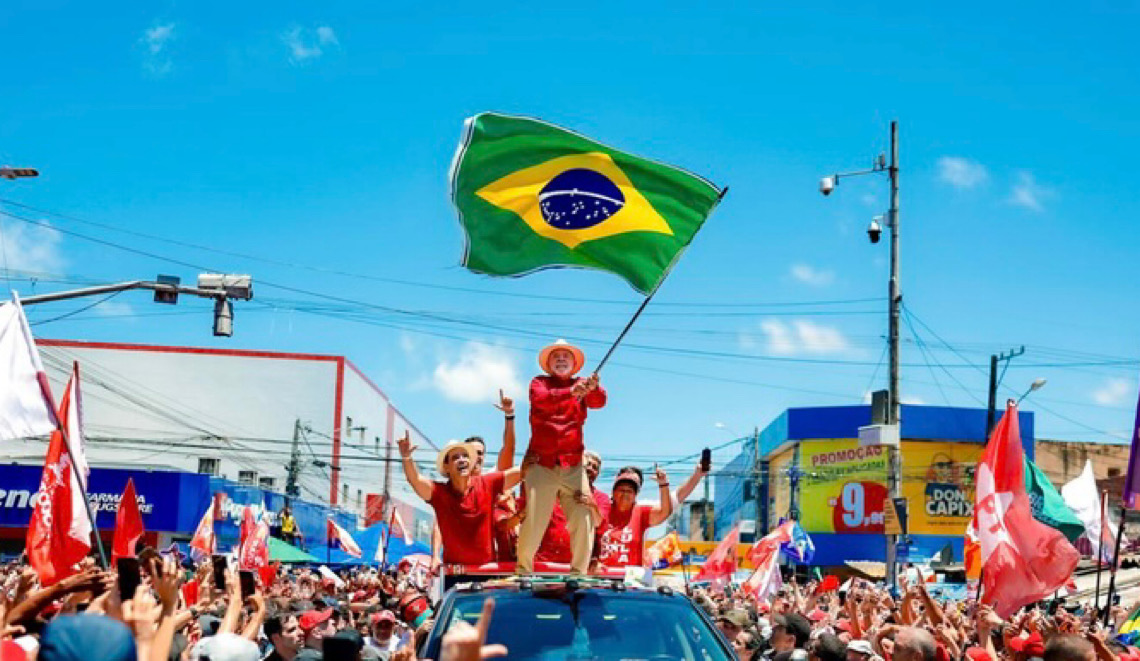 Lula vira eleição, derrota Flávio Bolsonaro e conquista quarto mandato histórico